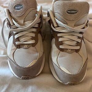 New Balance Cream and Brown Sneakers with Comfort and Style